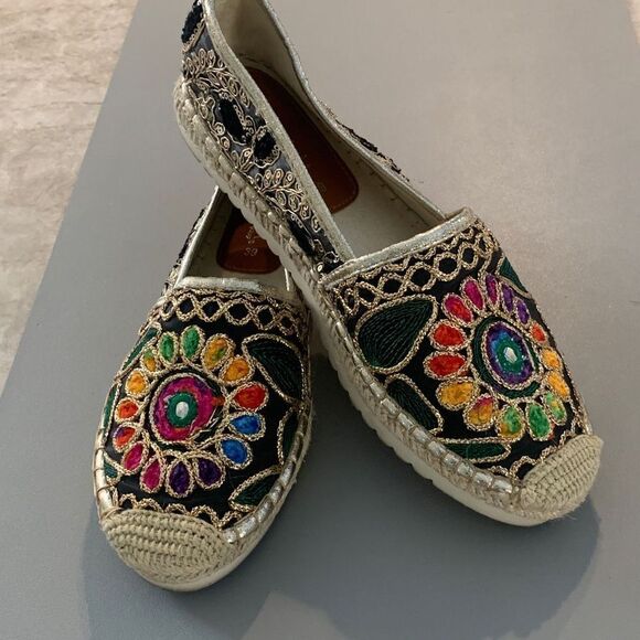 Embroidered Espadrilles - Picture 6 of 7